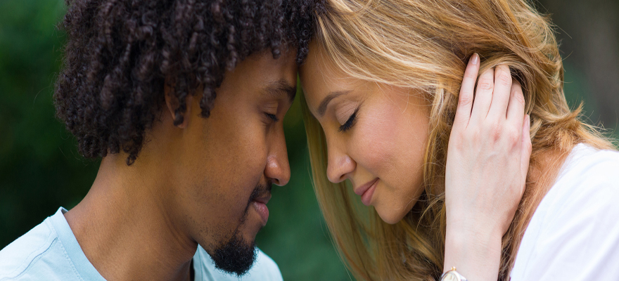 Romantic Couple at Pine Vista Resort - Resorts of Ontario